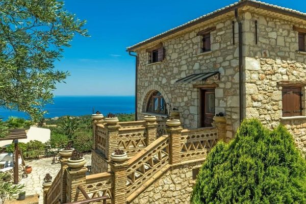 House for sale 350 m² with land 4,000 m²