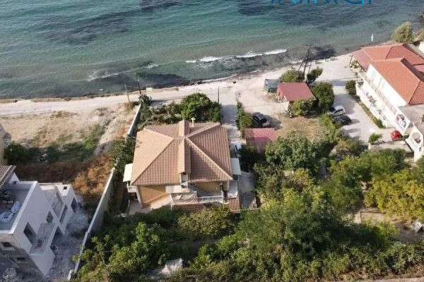 BeachFront House for reconstraction, 180m² with land 850 m²